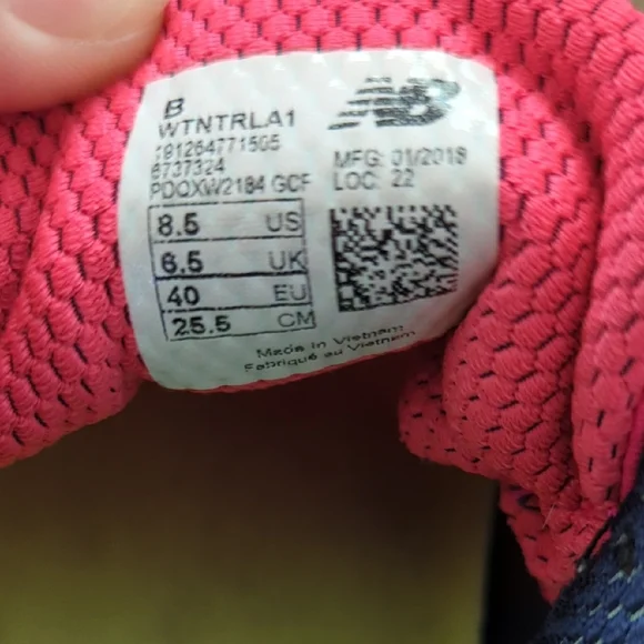 New Balance Women's Athletic Shoes in Pink and Navy - Picture 6 of 9